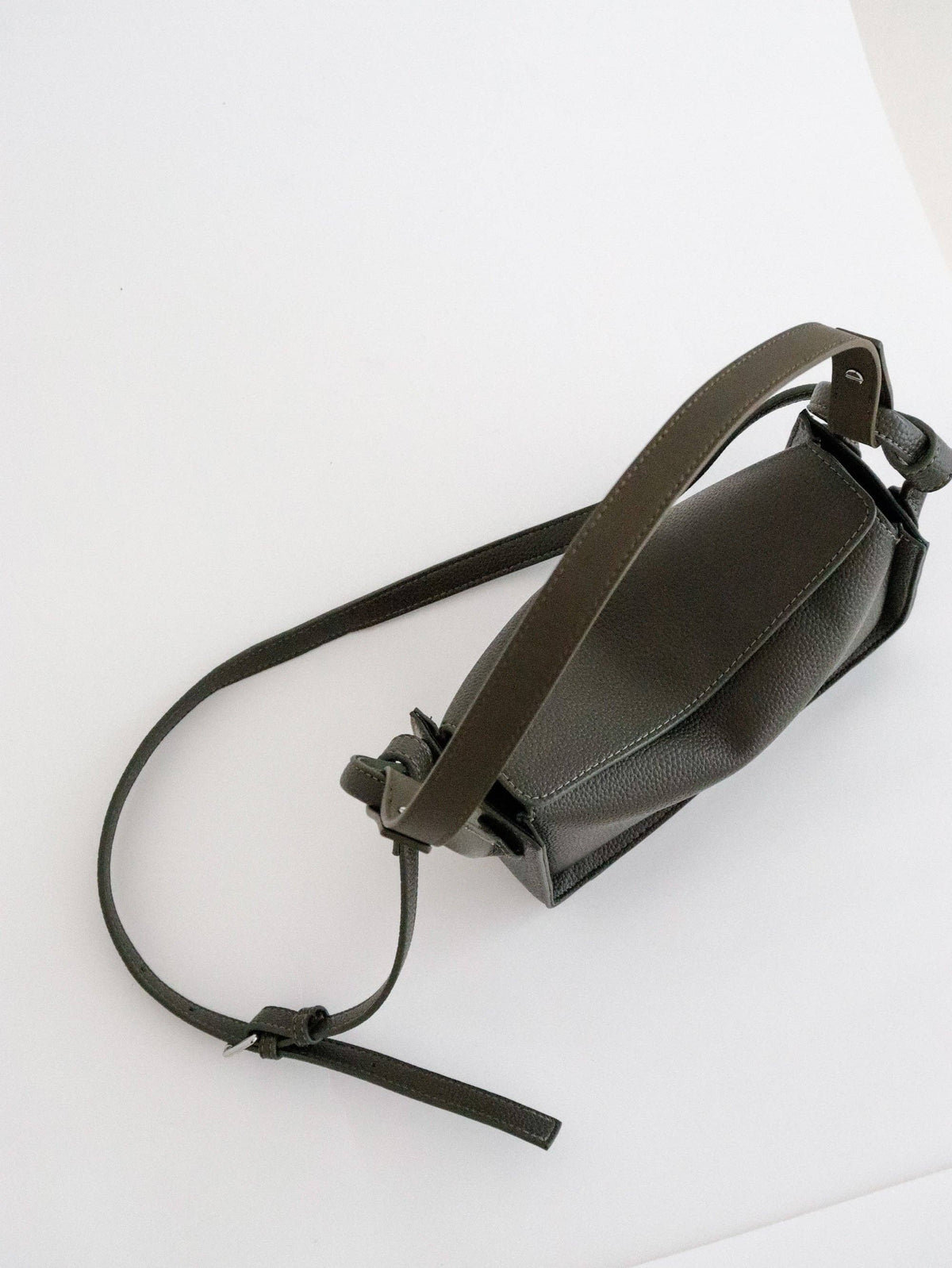 Jesselle Curve Shoulder Bag in Olive